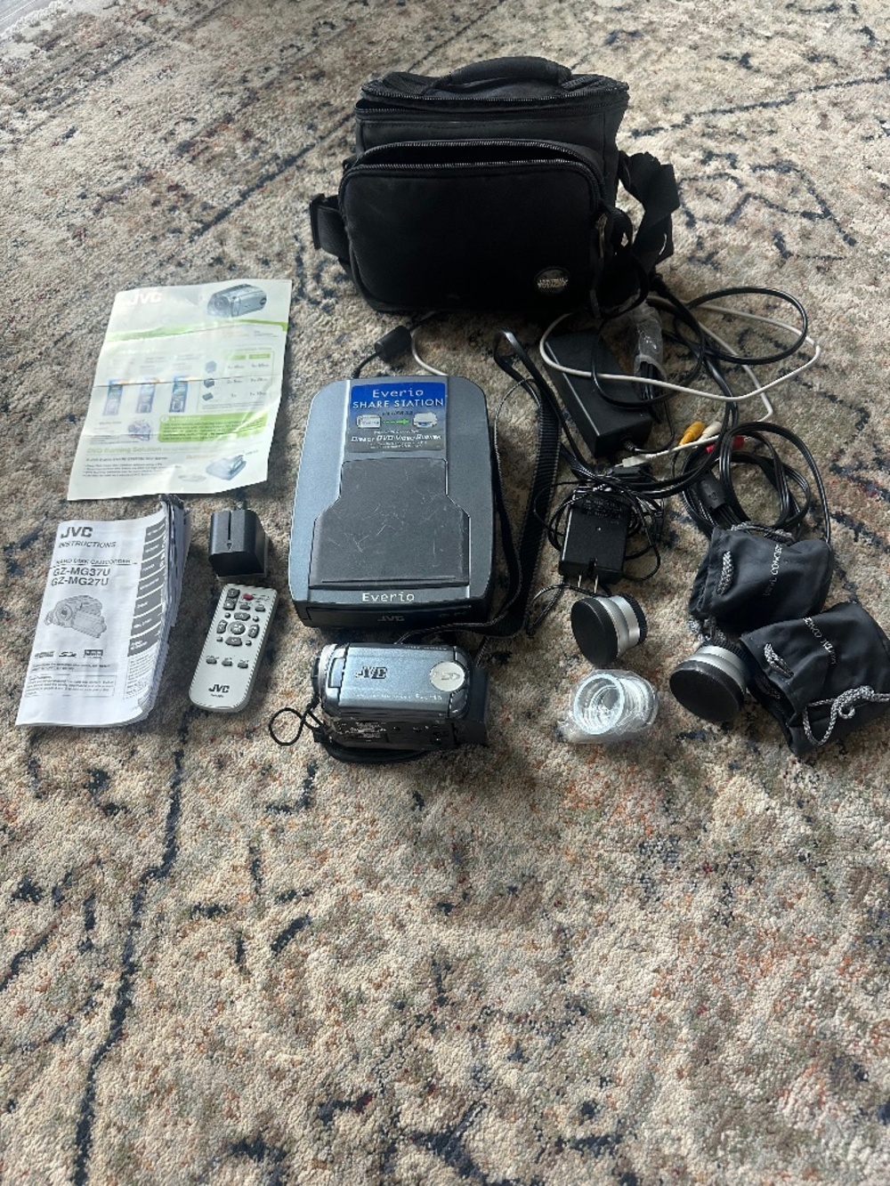 JVC Everio GZ-MG27U Hard Disk Camcorder with Share Station